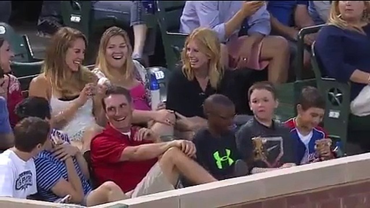 Yarış arabasının sesini birebir çıkaran adam - Funny videos - Komik videolar