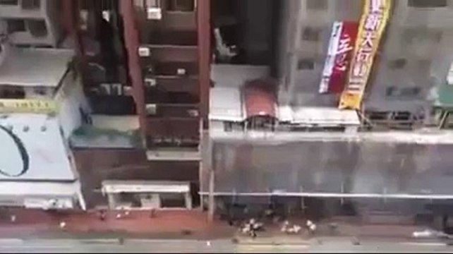 Yarış sırasında virajı alamayıp kaza yapmak - Funny videos - Komik videolar