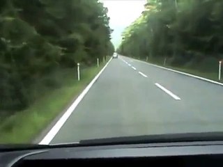 Une route qui joue de la musique lorsqu'on roule dessus