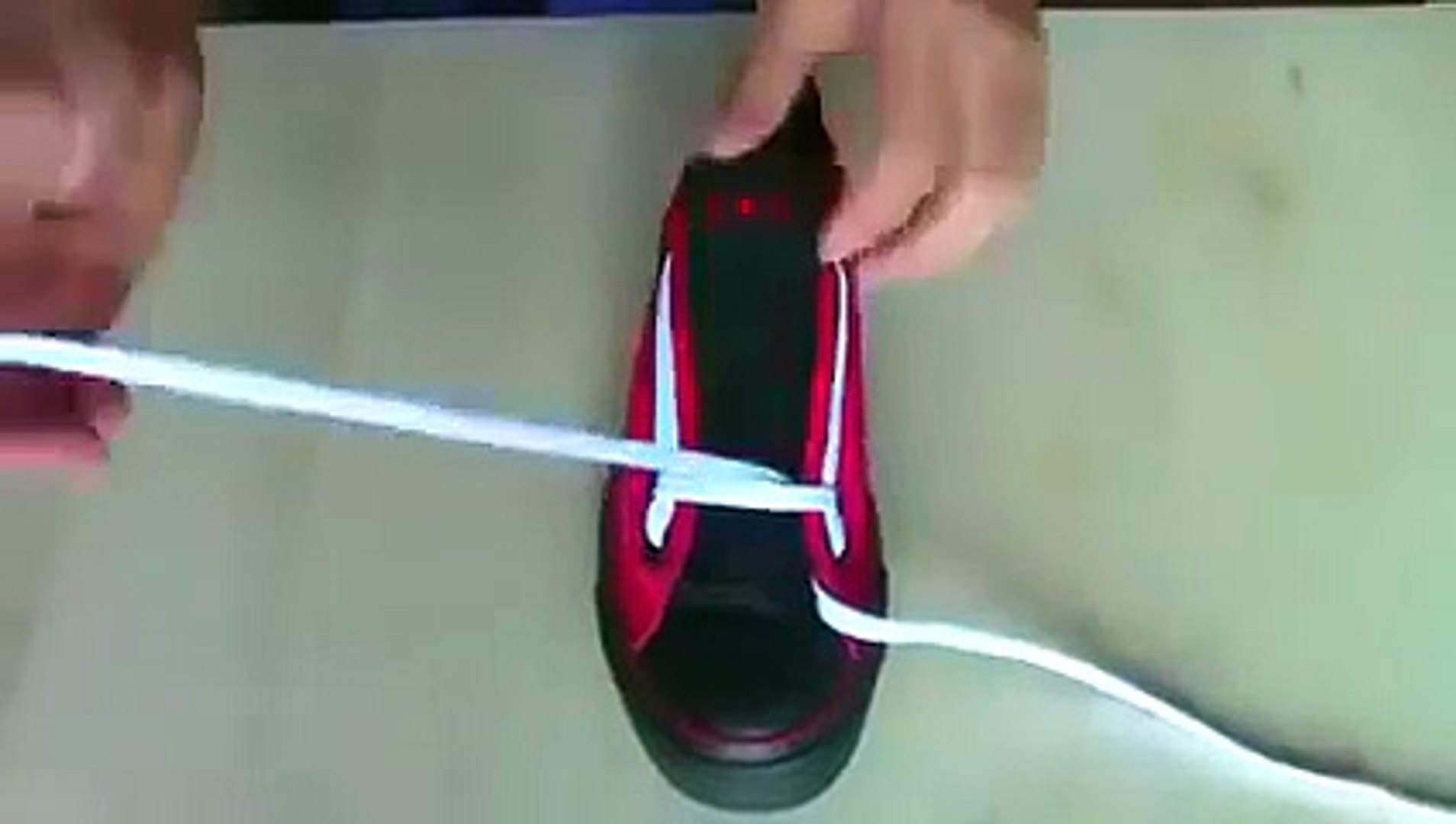 How to tie your shoes with style! Amazing Tuto