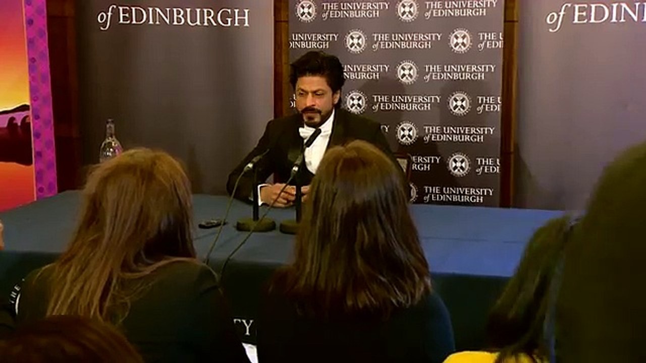 Shahrukh Khan - Mahira Khan is beautiful.