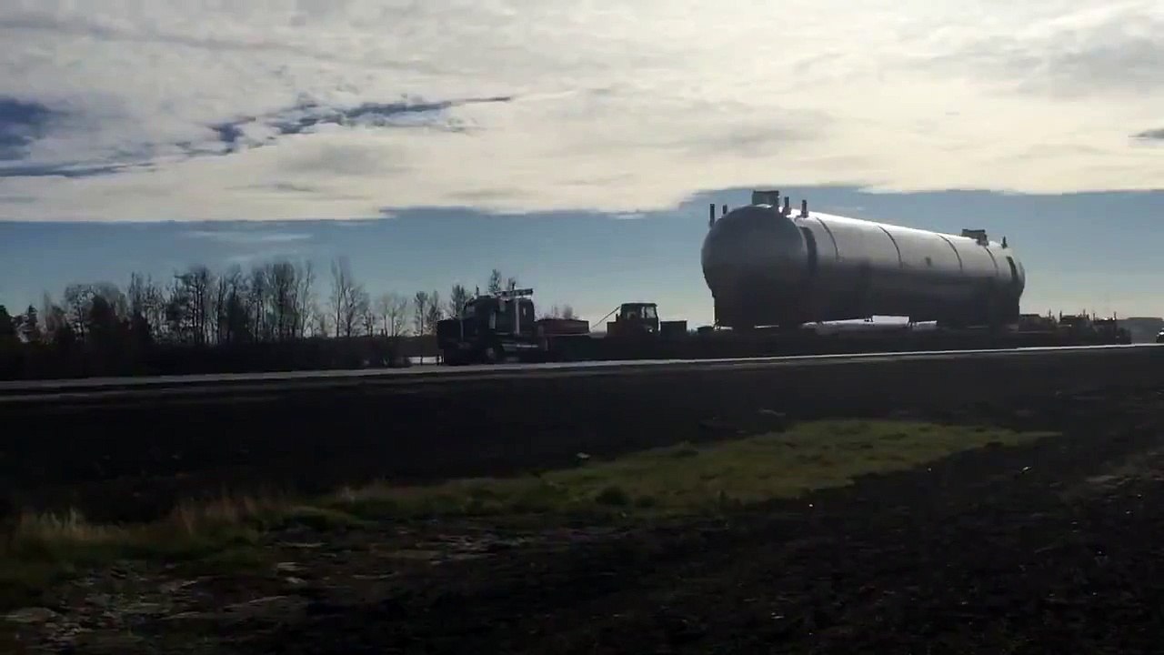946 Tonluk Tankın Kara Yolu ile Taşınması