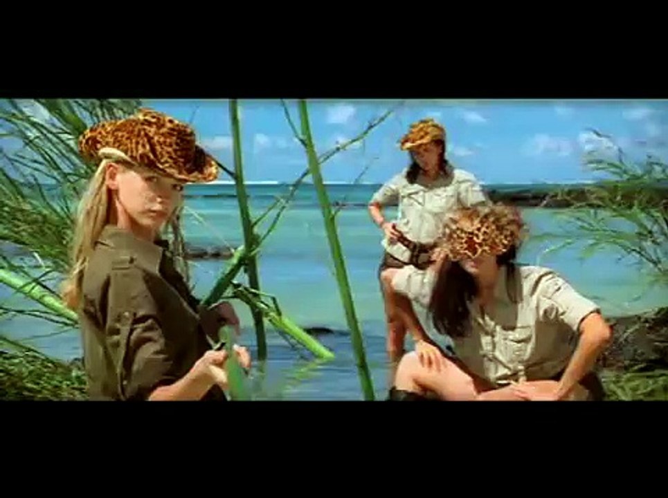 John Abraham_Akshay Kumar (Garam Masala) Creme d'cocoa doin' the dog