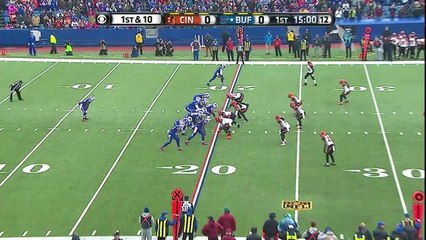 Bills LeSean McCoy runs for 33 yards