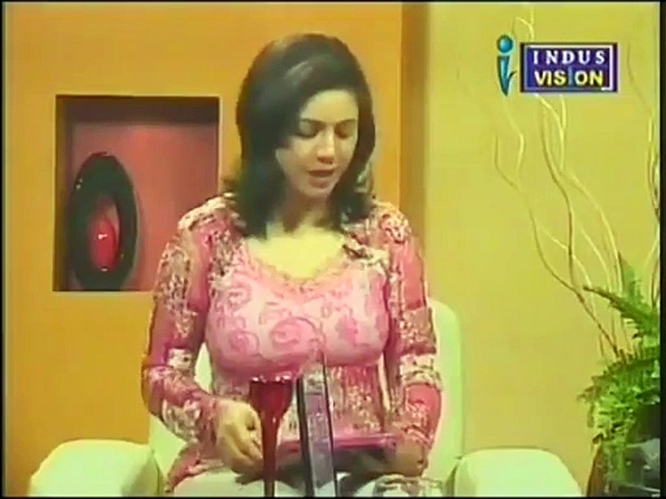 Most Vulgar Dress by Woman in Pakistani Morning Show