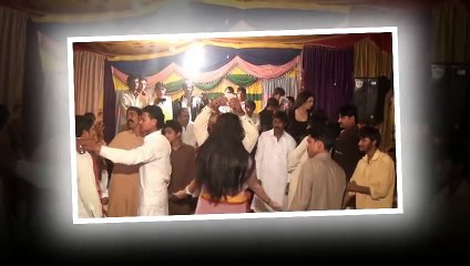 Desi Look Hot Mujra In Pakistan Mehndi 2015