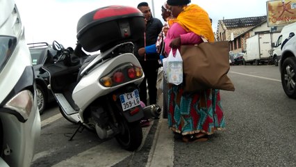 Grosse Embrouille aux puces MARSEILLE clash gitan vs femme noire
