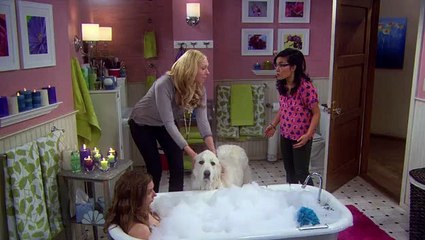 Are You There, Chelsea? Season 1 Episode 4 : Strays