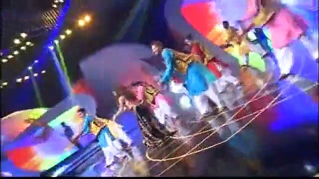Ayesha Omer dance Performance Lux Style Awards 2015 on Tutti Fruti song - HD