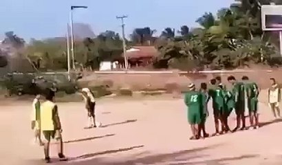 ركلة حرة مباشرة عابرة ل القارات حيرت كل اللاعبين