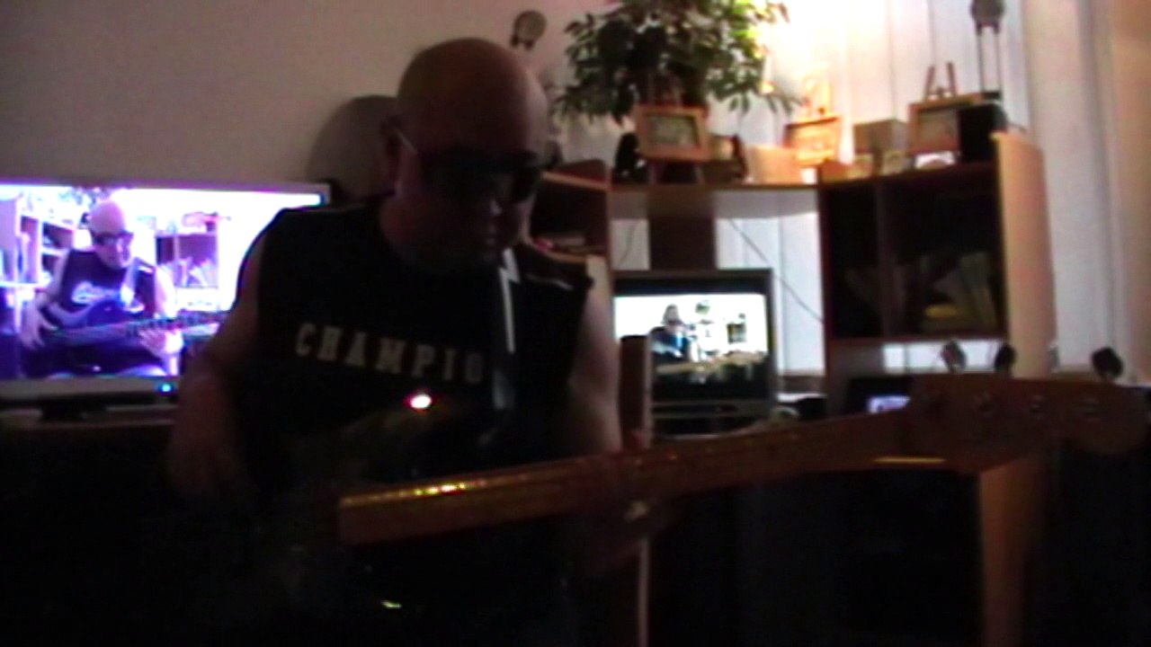 Marcus Miller, Victor Wooten & Stanley Clark feat MJ Beat it HD720 m1 Basscover Bob Roha