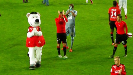 18/10/15 : SRFC-OGCN : les joueurs saluent le kop