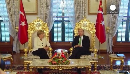 Merkel respalda la adhesión a la UE de Turquía si se hace cargo de refugiados