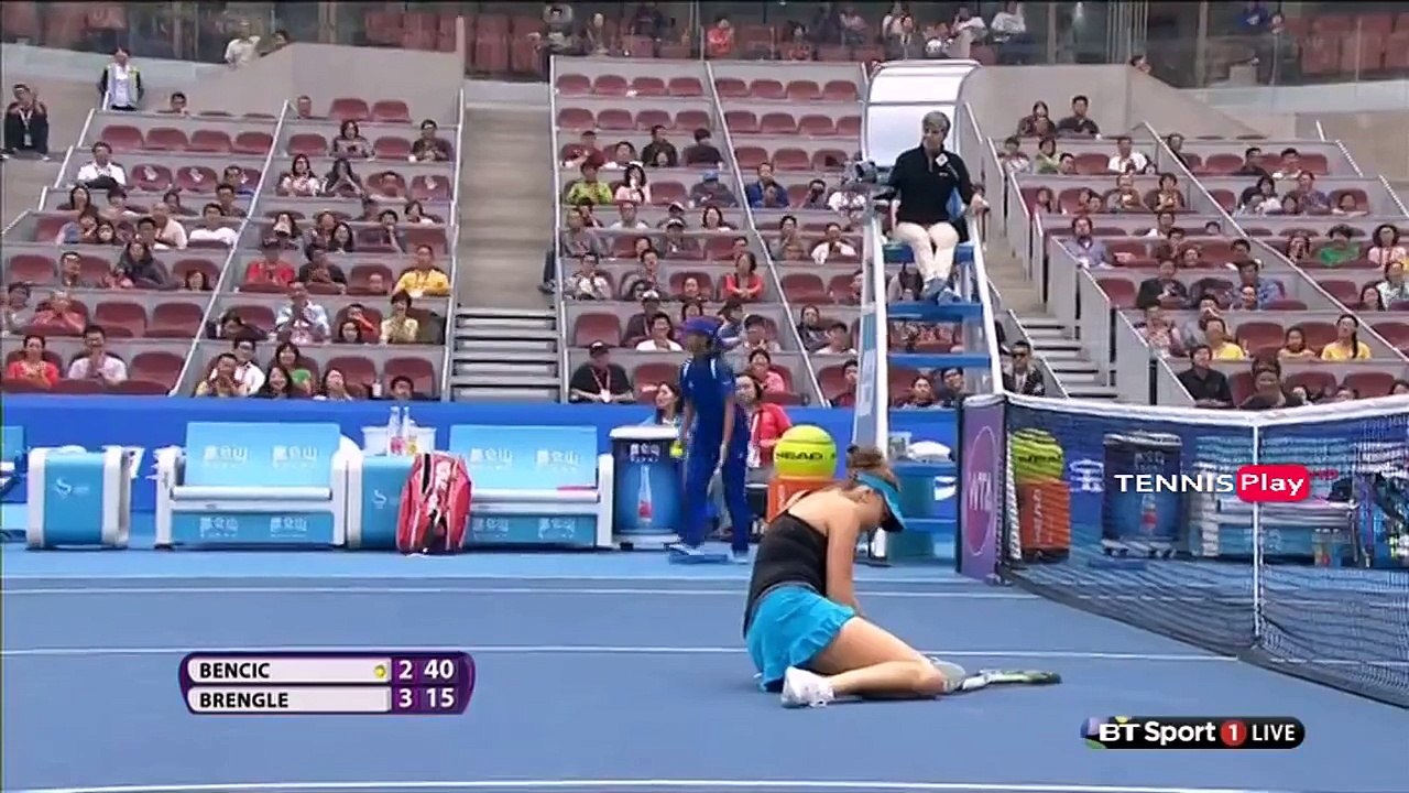 [HD] Belinda Bencic vs Madison Brengle Funny Moments WUHAN 2015