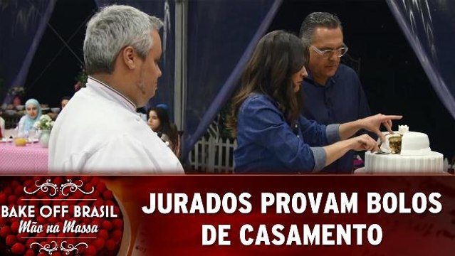 Jurados provam bolos de casamento