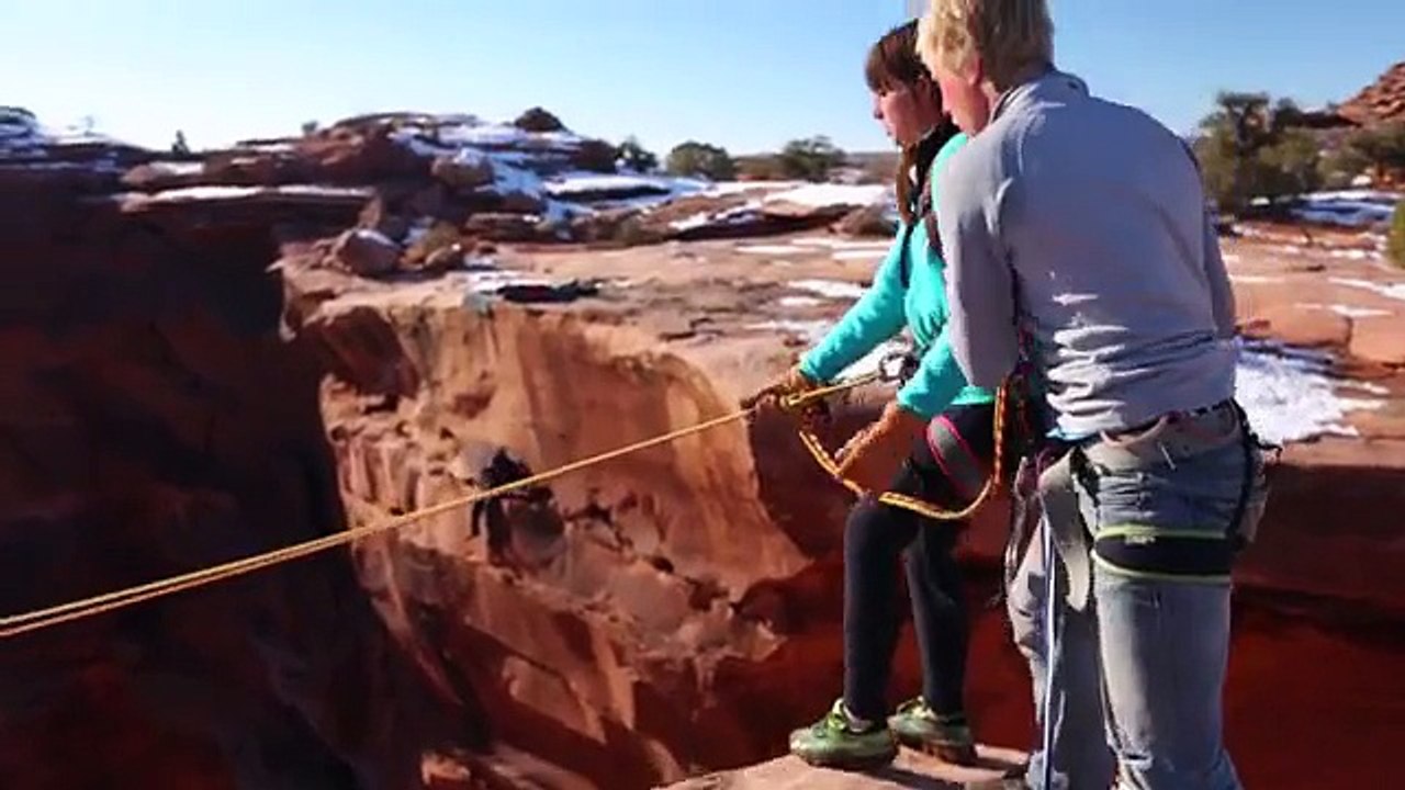 Boyfriend Pushes Girlfriend off Cliff