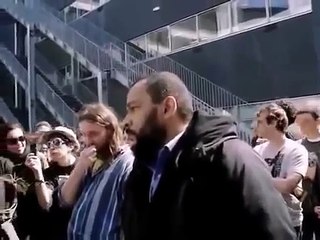 Dieudonné gros clash avec des SkinHead et des antis fachos