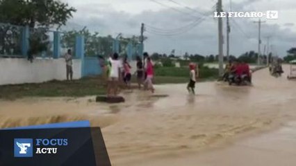 Le puissant typhon Koppu touche les Philippines