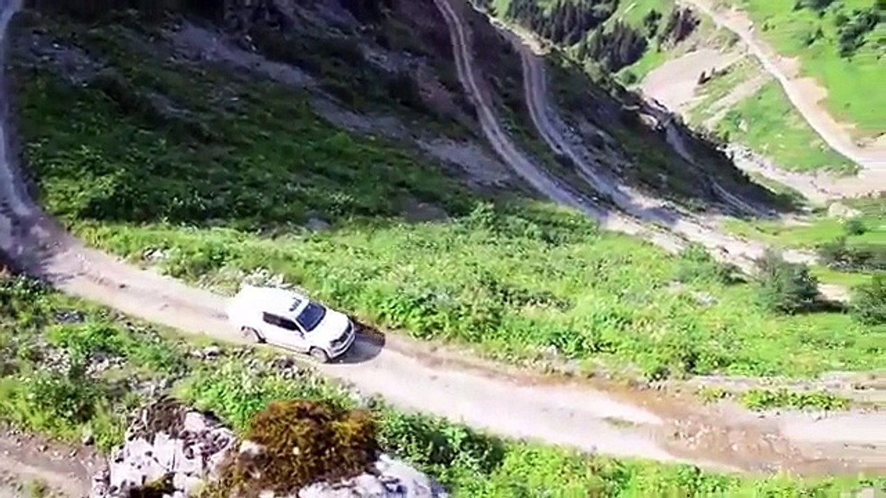 Dünyanın En Tehlikeli Yolu Derebaşı Virajları