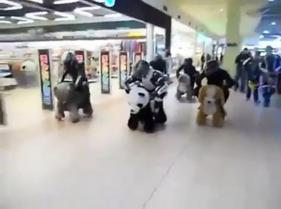 Une course dans un centre commercial