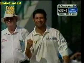 Sachin Tendulkar bowls like Shahid Afridi