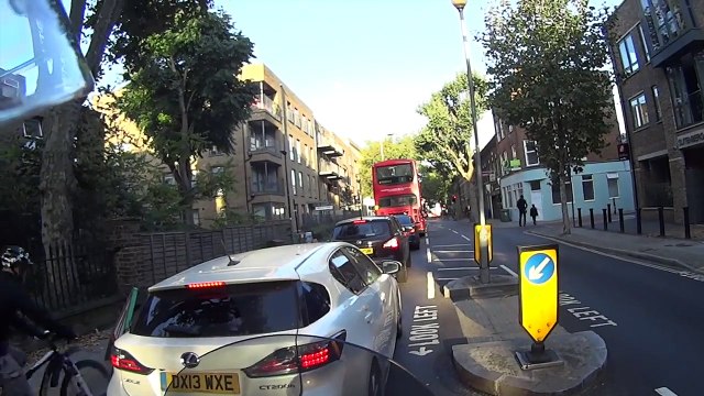 Un héro intervient pendant un vol de Segway à Londres et éclate le voleur!