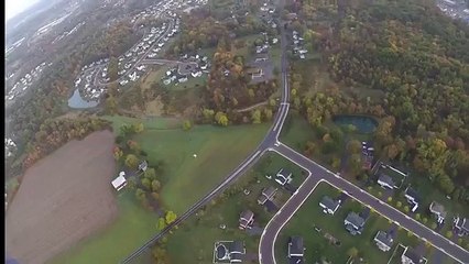 Un parachutiste percute des lignes électriques
