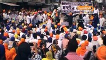 Sikhs protests continue-Bangels gifted to punjab govenment by sikh ladies