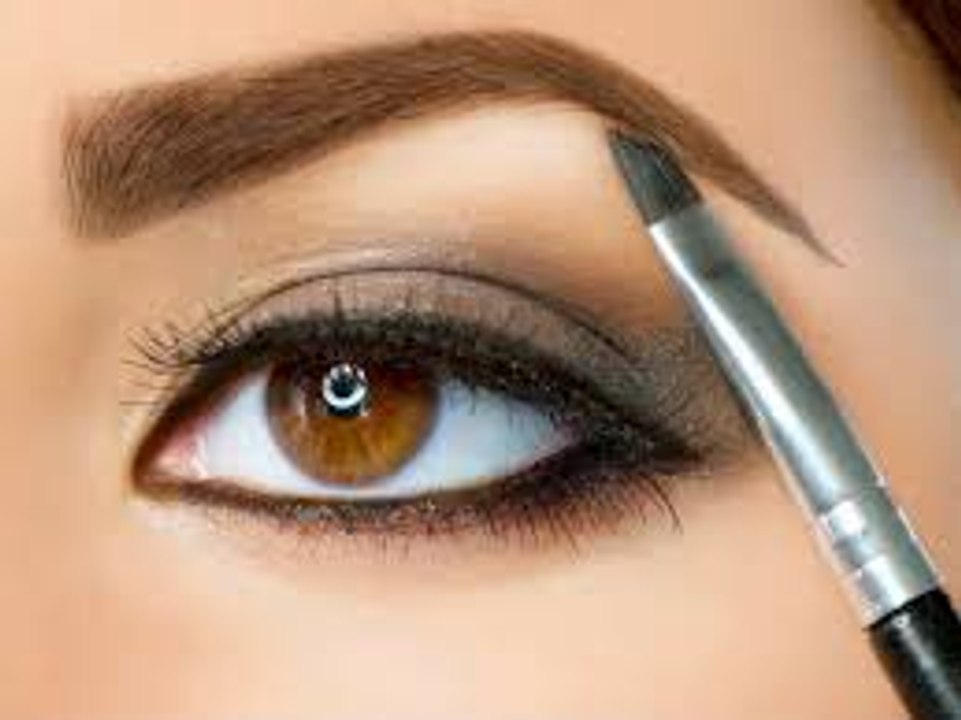 EYE MAKE UP FOR SMALL EYES