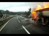 Firenze - Tir in fiamme sulla A1, intervengono Vigili del Fuoco (19.10.15)
