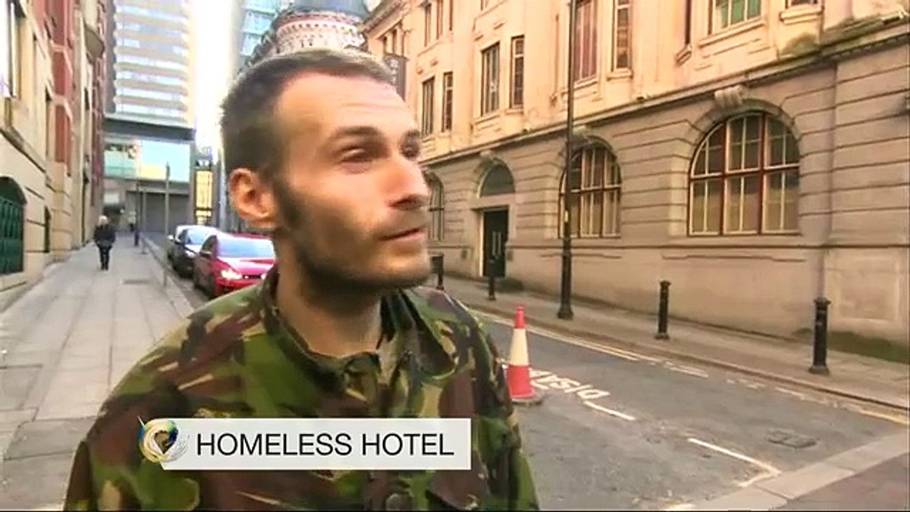 Manchester United stars offer hotel to homeless - BBC News