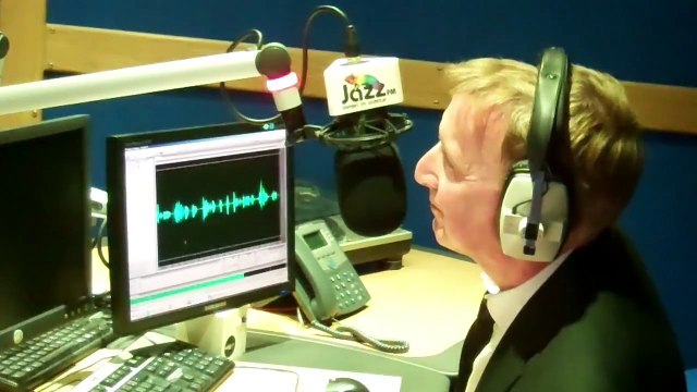 Marcus Miller plays Luther Vandross Never Too Much for Nigel Williams at Jazz FM