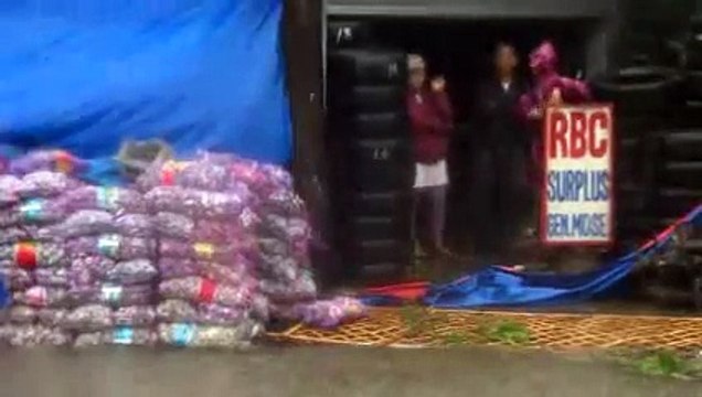 Philippines Typhoon Koppus torrential rain - BBC News