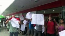 Funcionários demitidos da Dadalto protestam no Centro de Vitória