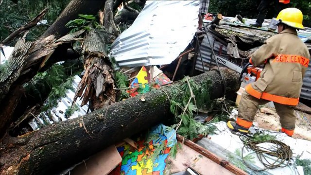 Typhoon Koppu displaces 60,000 in Philippines