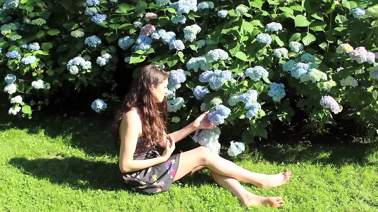 Blowing Dandelion Nails!