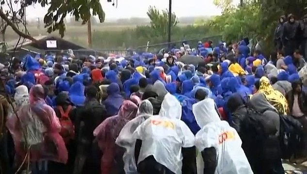 Plus de 10 000 de migrants bloqués à la frontière entre la Serbie et la Croatie