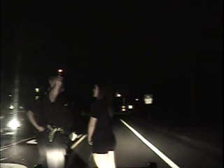 Dashcam sexy : une jeune fille se fait arrêter pour conduite en état d'ébritété