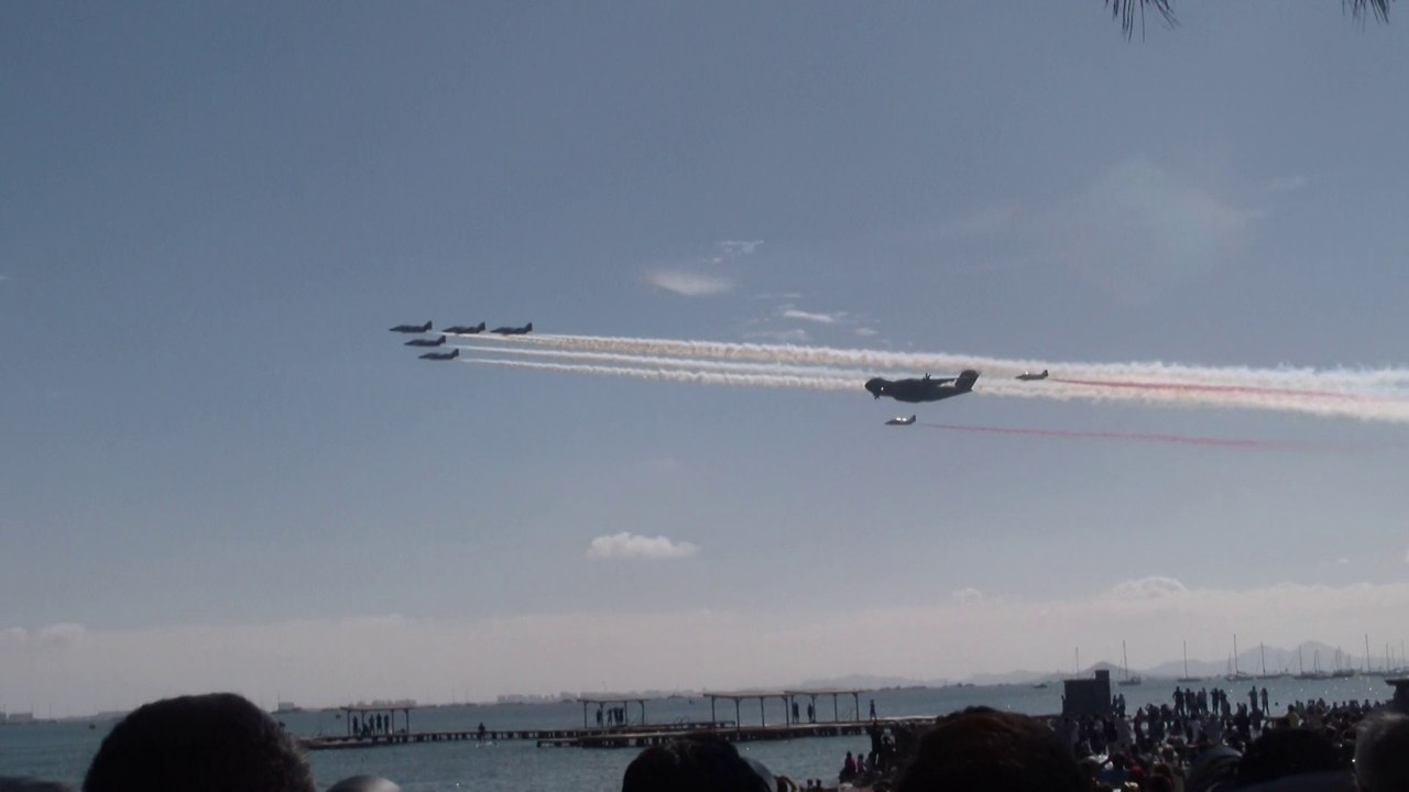 Patrulla Águila y Airbus A400M @patrullaguila #30aniv