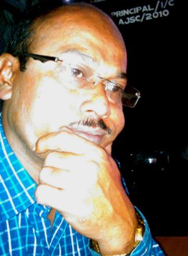 Ye Kiski Sada hai - Dr. Bhupen Hazarika (Lyrics)