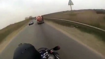 Ce motard n'aurait pas du rouler aussi vite