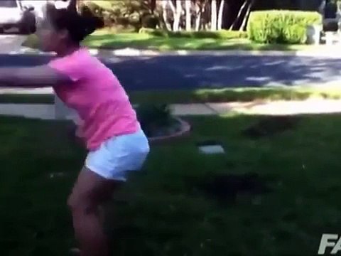 smieszne filmiki z dziewczynami dziewczyny w bikini i nieudany taniec kompilacja wypadkow