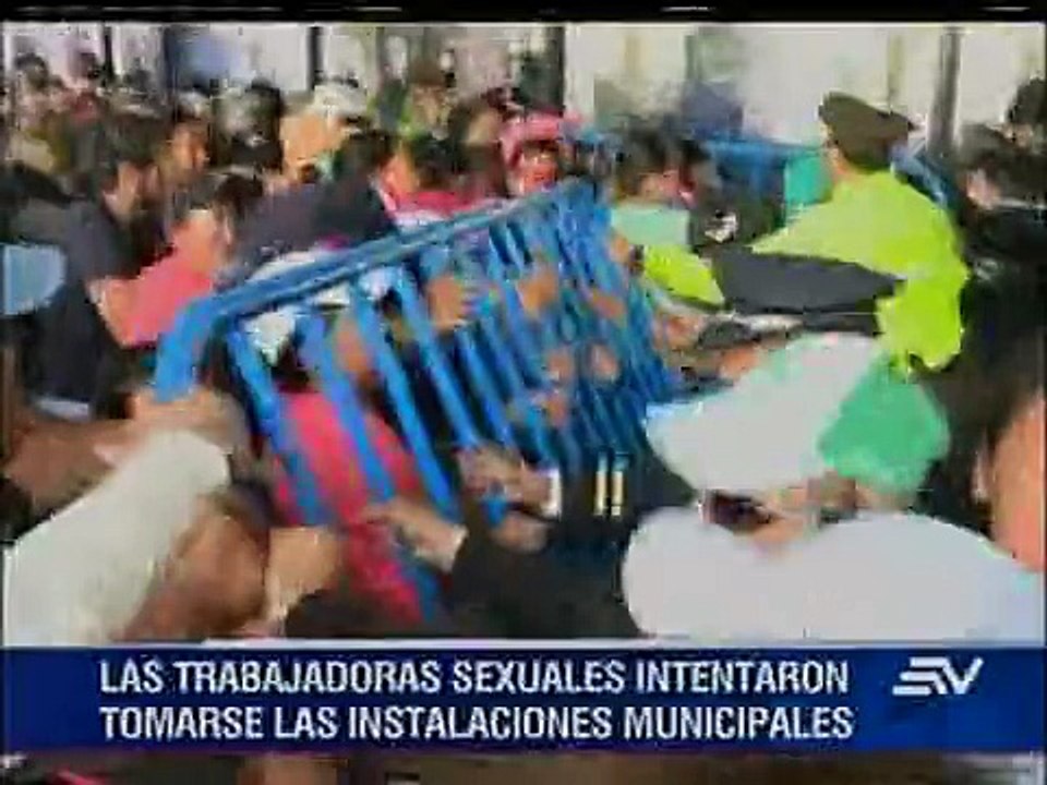 Trabajadoras protestan en Quito