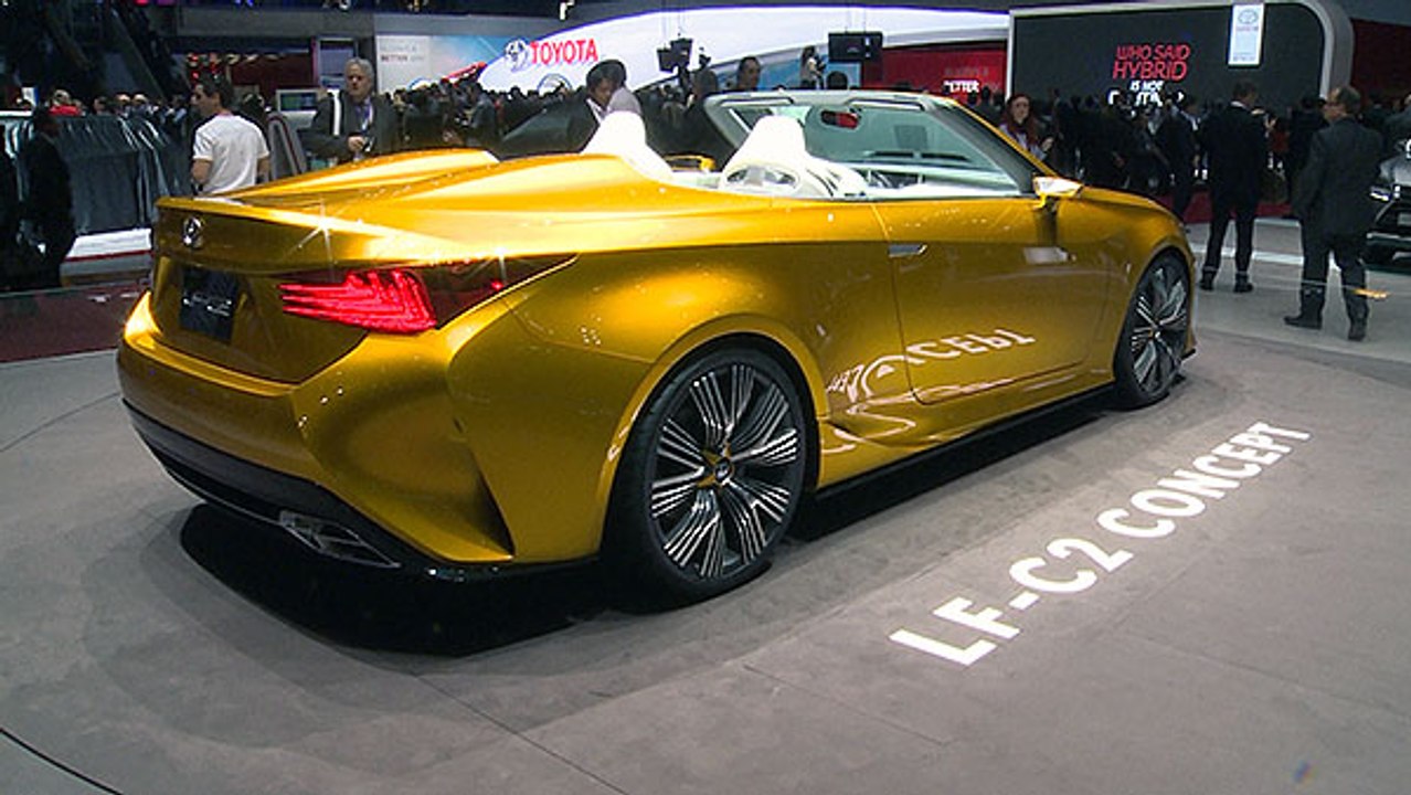 Lexus auf dem Automobilsalon 2015