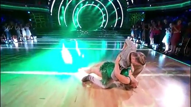 Bindi Irwin & Dereks Jive Dancing With The Stars Week 1 (DWTS Season 21)