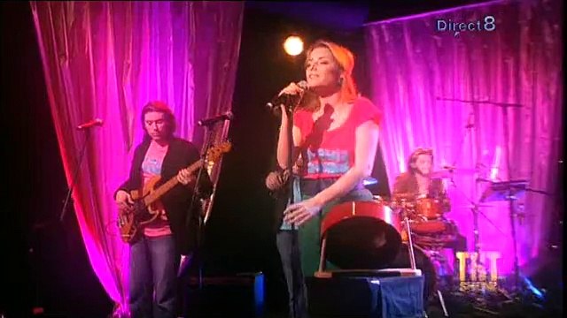 Emma Daumas - J'suis conne LIVE _ TNT SHOW