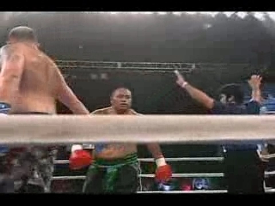 Mighty Mo vs. Jan "The Giant" Nortje