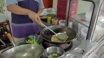 Bangkok Street Food - Fried Noodles With Roasted Chicken