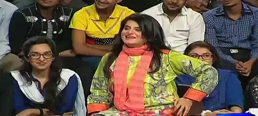 "Ye Mian (Nawaz Sharif) Her Bar Kiyon Jeet Jata He" - Watch Andleeb Abbas Reply on Muzzaq Raat
