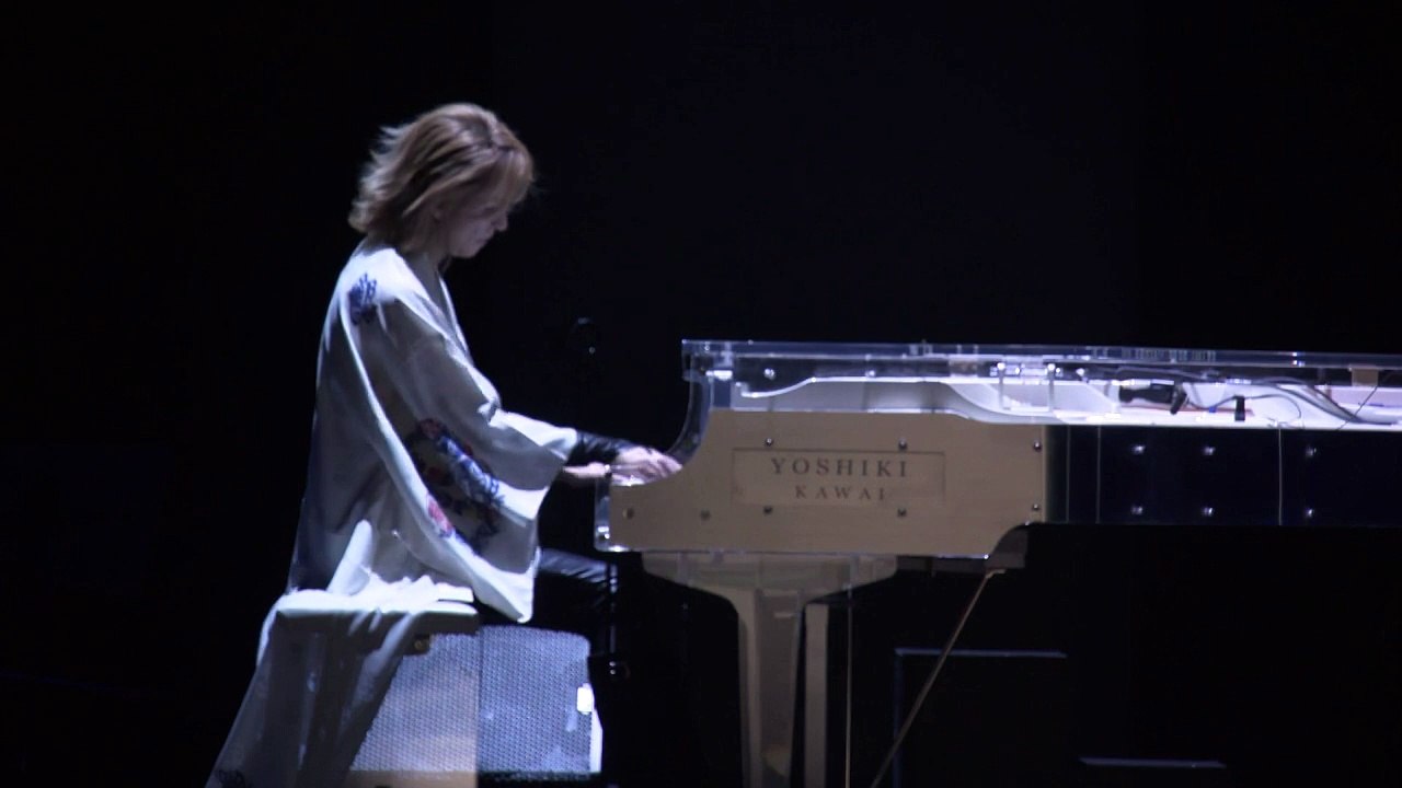 Sexy: Kimono und Netzstrümpfe in Tokio